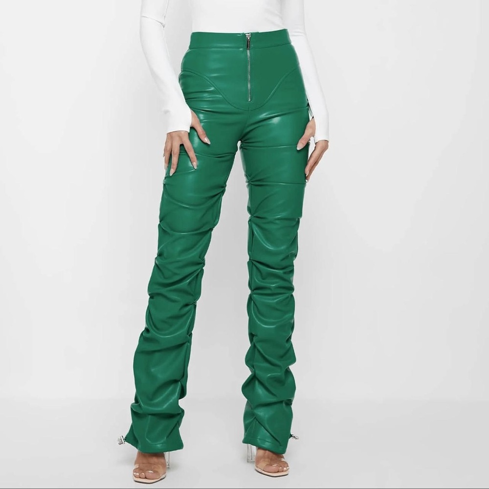 Maniere De Voir Vibrant Emerald Green Tacked Vegan Leather Flared Trousers US 6